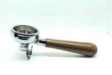 Laden Sie das Bild in den Galerie-Viewer, Expobar Walnut Portafilter Filterholder Espresso Handle E61 58mm 14g basket - Coffeesection