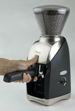 Laden Sie das Bild in den Galerie-Viewer, Baratza Virtuoso Conical Burr Coffee Grinder 230V 50/60Hz 110W - Coffeesection