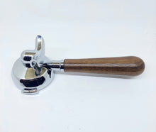 Laden Sie das Bild in den Galerie-Viewer, Expobar Walnut Portafilter Filterholder Espresso Handle E61 58mm 14g basket - Coffeesection
