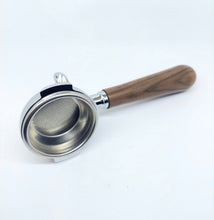 Laden Sie das Bild in den Galerie-Viewer, Expobar Walnut Portafilter Filterholder Espresso Handle E61 58mm 14g basket - Coffeesection
