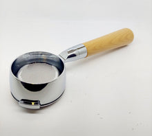 Laden Sie das Bild in den Galerie-Viewer, GAGGIA Classic Bottomless Naked Portafilter White Wood Handle 14g Espresso - Coffeesection
